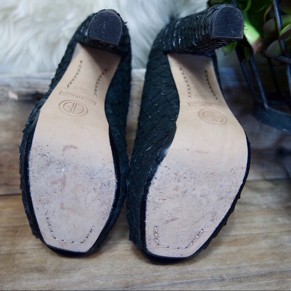 House of Harlow 1960 Platforms - Picture 6 of 7